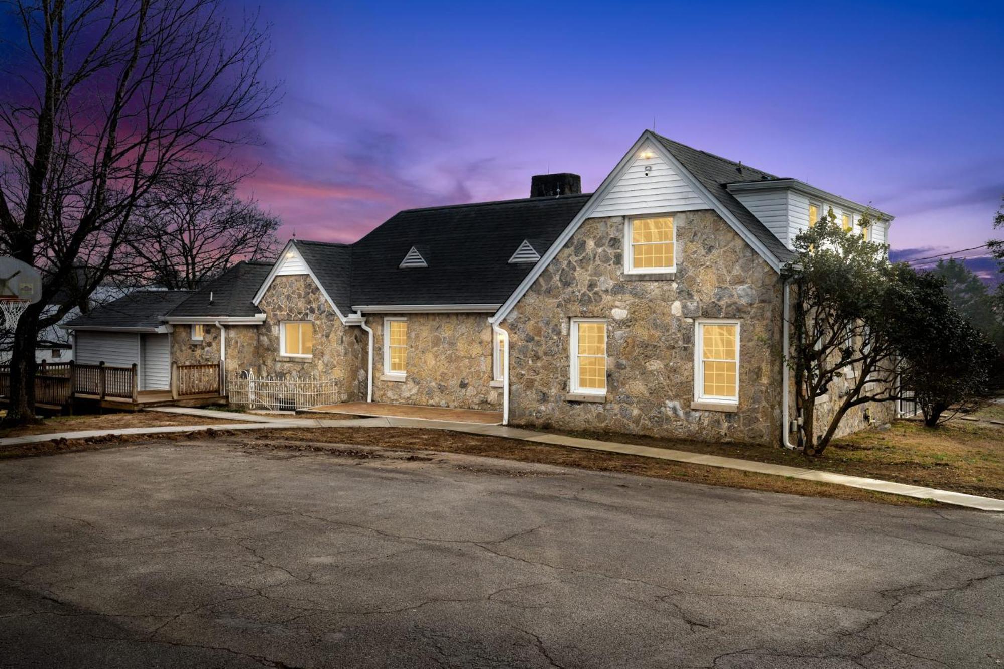 Tranquil Mountain Escape Luxurious 5-Bedroom Farmhouse With Pool Maryville Exterior foto